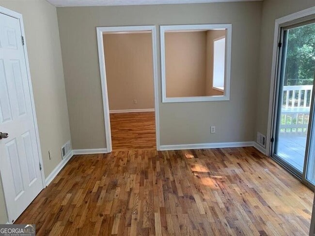 Building Photo - 768 Emerald Forest Cir SW