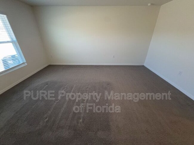 Building Photo - 618 SE 65th Terrace