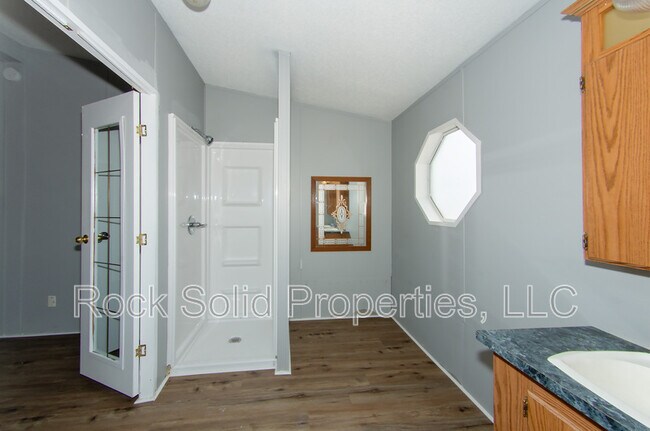 Building Photo - 1556 Rd 140