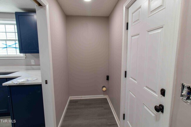 Building Photo - 1129 Cherry St