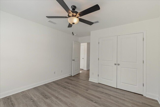 Building Photo - 5646 Native Oak Dr