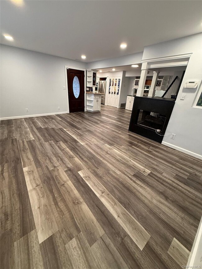 Building Photo - 253 Feller Dr