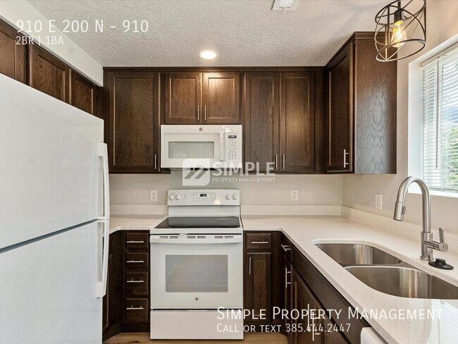 Building Photo - 910 E 200 N