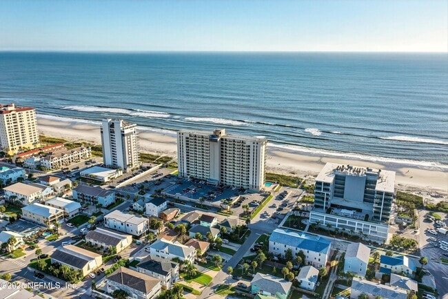 Building Photo - 1301 1st St S