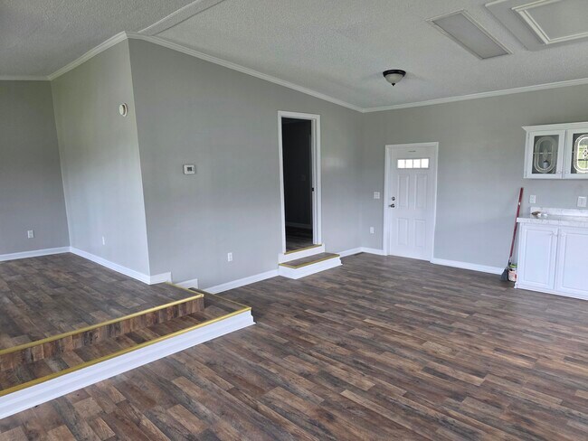 Building Photo - 1527 Haymount Rd