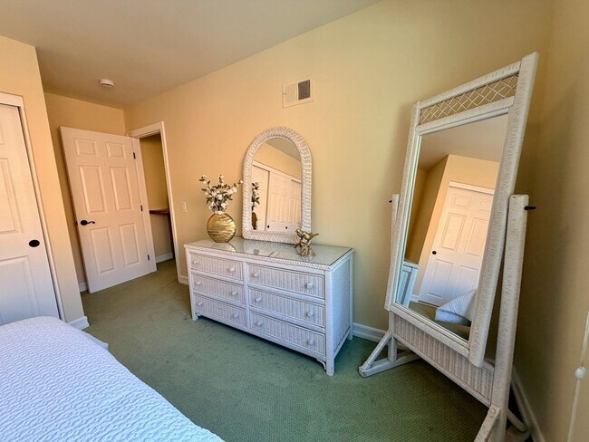 Building Photo - For Rent Available Now - Furnished House 3+BR 2.5Ba in Del Mar, charming furnished home in the hi...