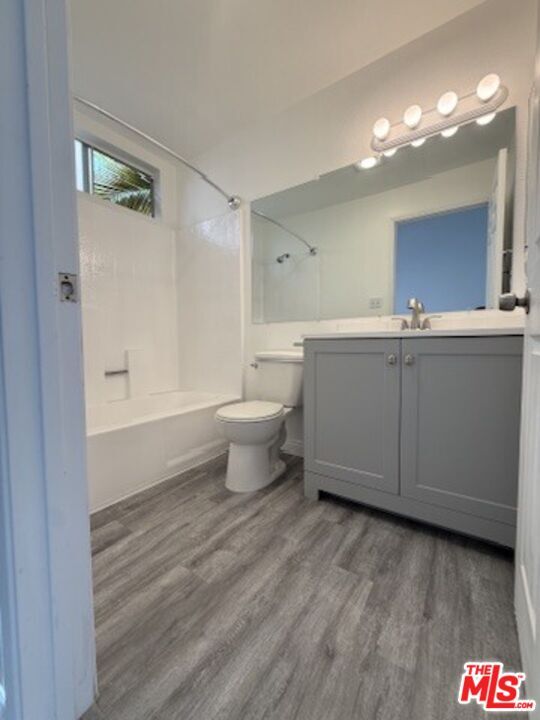 Building Photo - 621 N Bronson Ave