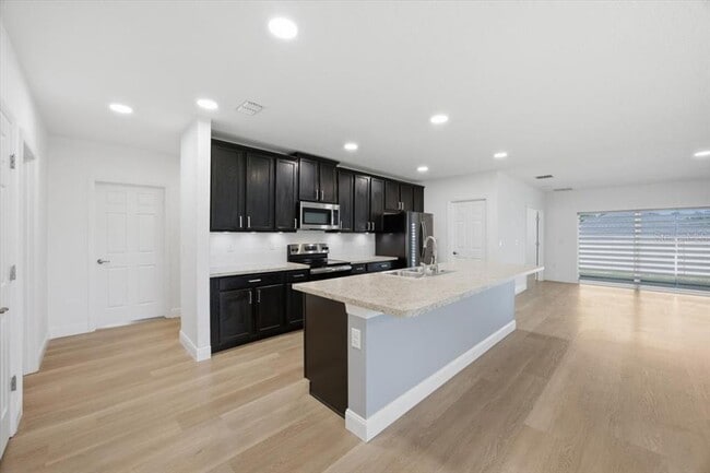 Building Photo - 446 Hamlet Lp