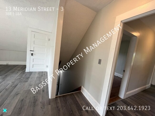 Building Photo - 13 Meridian St