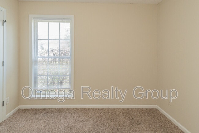 Building Photo - 13865 Roanoke Dr