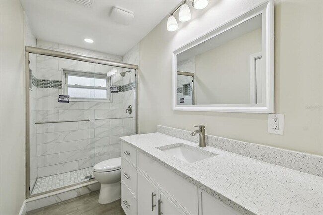 Building Photo - 3938 Versailles Dr