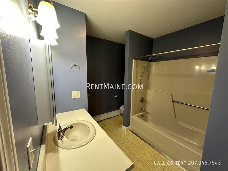 Building Photo - 114 Main Rd S