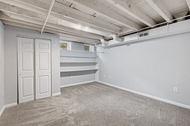 Building Photo - Beautiful 3 bedroom 3 bathroom townhouse in Federal Hill