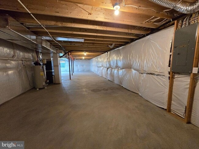 Building Photo - 633 Kincaid Ave