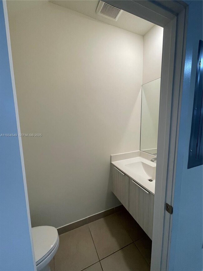 Building Photo - 10443 NW 82nd St