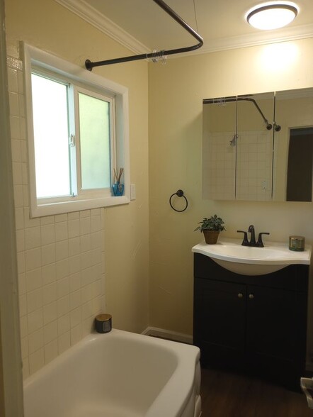 Building Photo - 111 Crystal Park Rd