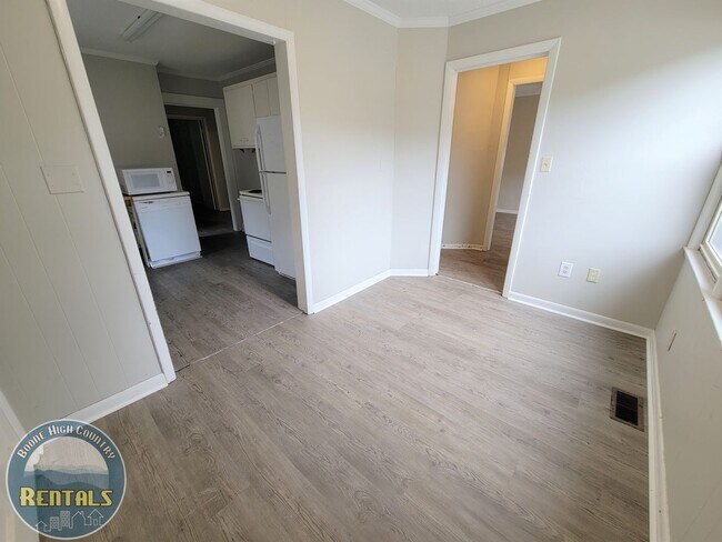 Building Photo - 3bd/2ba House On Faculty Street---Great Location!