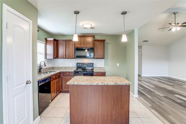 Building Photo - 1404 Shumard Dr