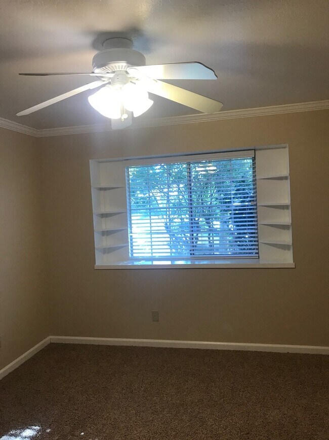 Building Photo - Everything You Need and Want to Call Home!