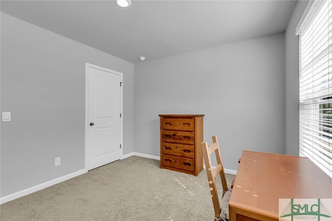 Building Photo - 216 Skylark Rd