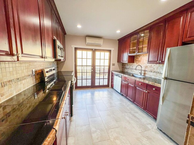 Building Photo - Recently Renovated 3-Bedroom, 2 Bath Bridg...