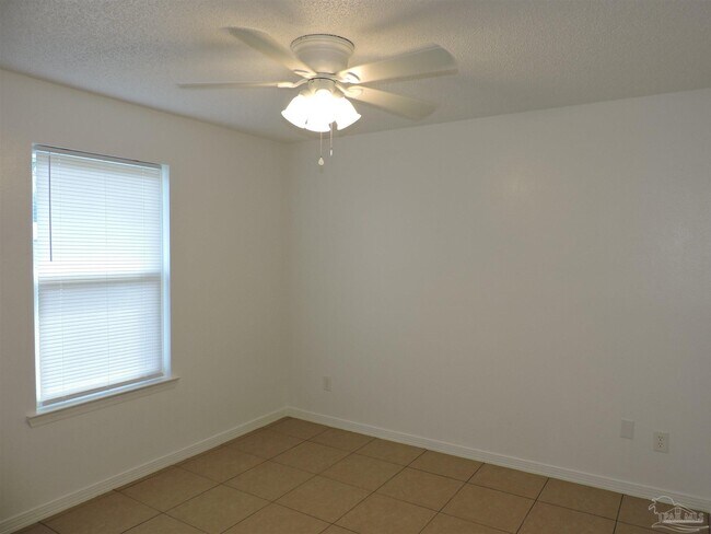 Building Photo - 6611 Bellview Pines Pl
