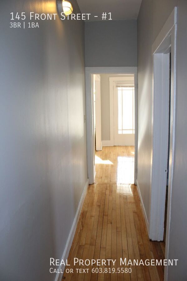 Building Photo - New Flooring and Updates Throughout! 1st F...