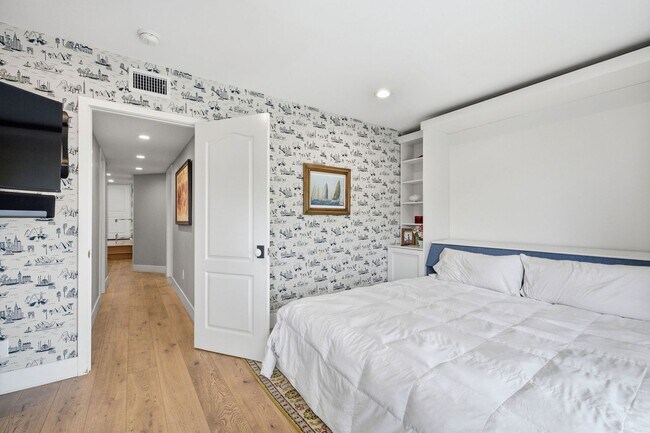 Building Photo - 1152 8th St