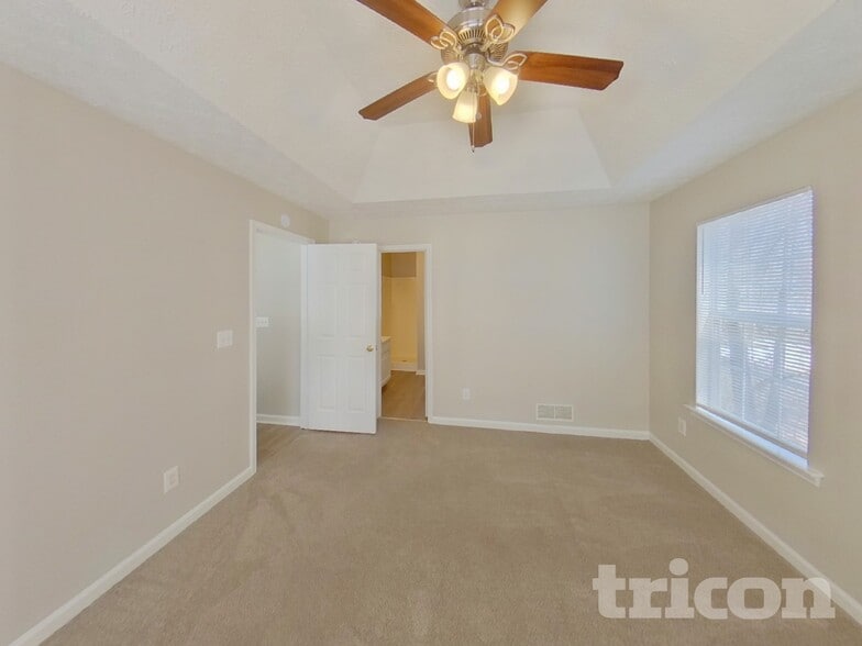 Building Photo - 165 Bridge Landing