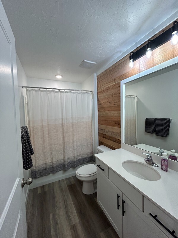 Building Photo - 3908 Orinda Dr