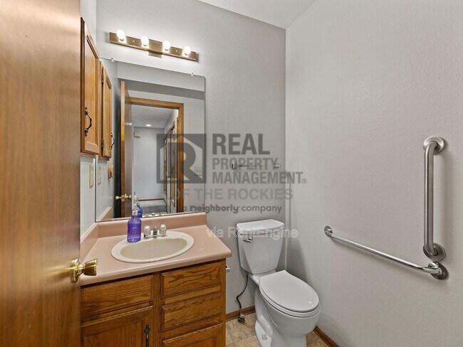 Building Photo - 773 Johnson Ave