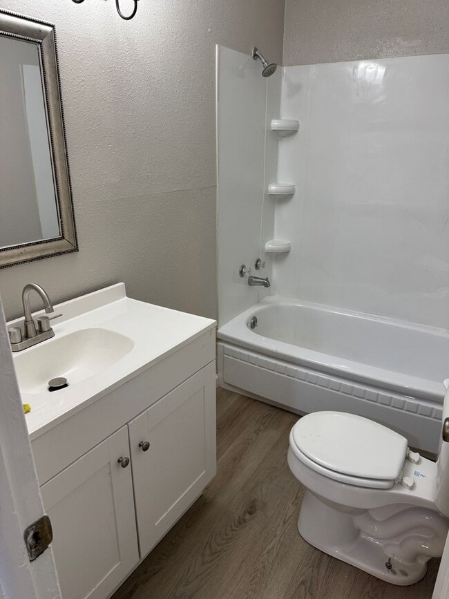 Building Photo - 211 S Choctaw