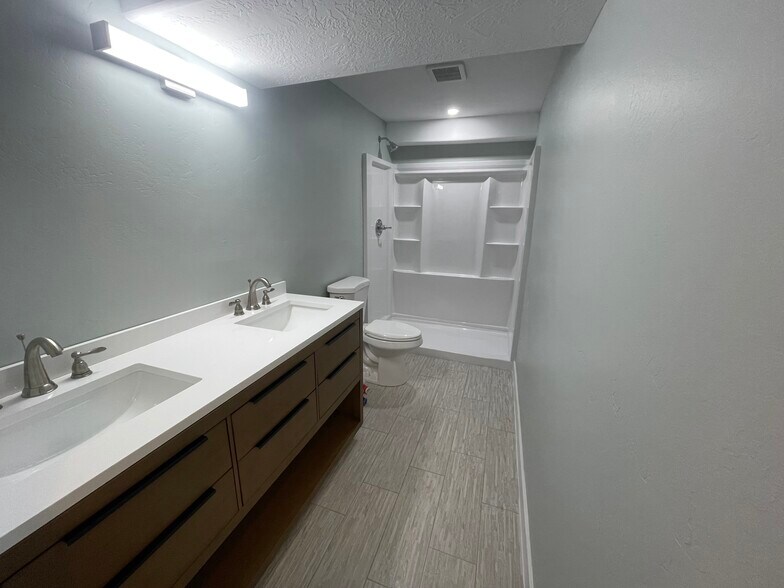 Building Photo - 3892 E South Pass Cv