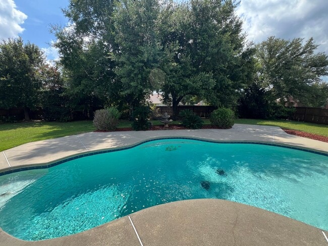 Building Photo - Backyard Paradise in Gated Cottonwood!