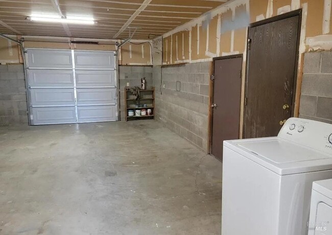 Building Photo - 1038 Juarez St