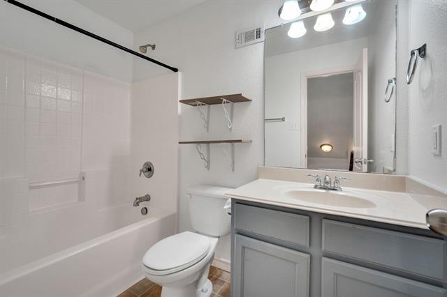 Building Photo - 104 Harvest Hill Ln