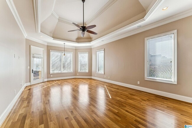 Building Photo - 2005 Lake Heather Dr