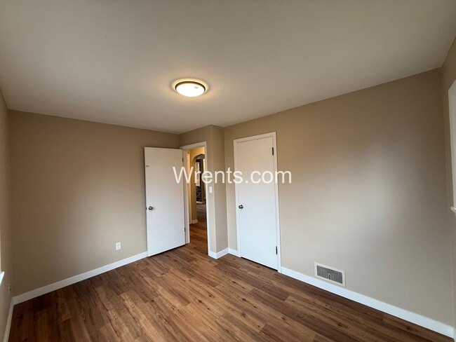 Building Photo - $500 Off Move in Special on Cute Three Bedroom Home