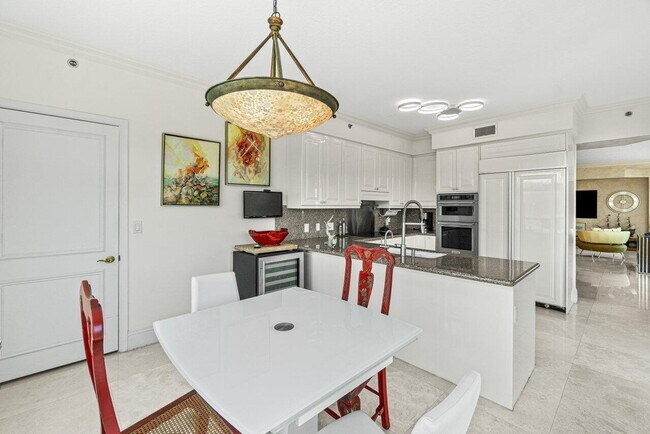 Building Photo - 3740 S Ocean Blvd