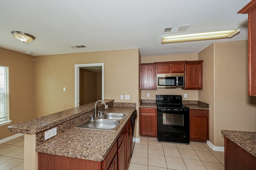 Building Photo - 10009 Quail Glen Dr