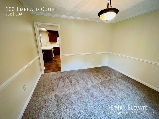 Building Photo - 100 Emerald Ct
