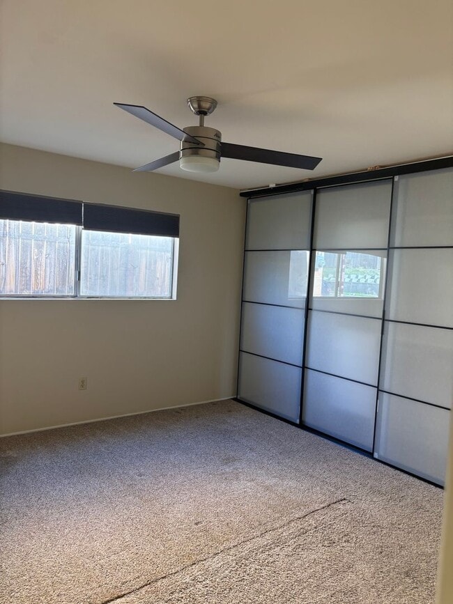 Building Photo - 3 bedroom 2 bath single story home for lease