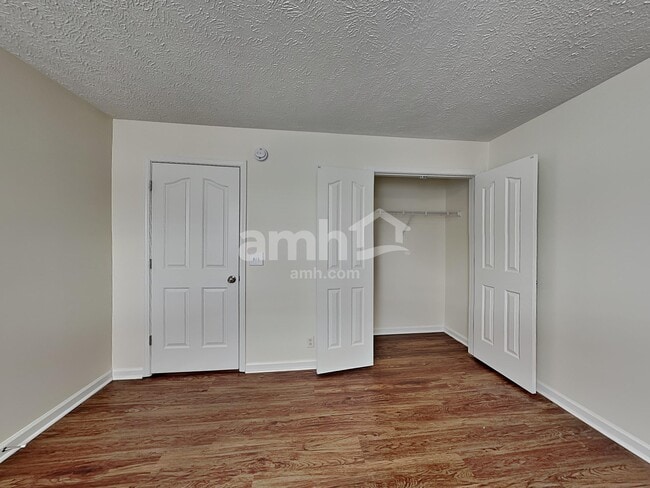 Building Photo - 1507 Killarney Dr