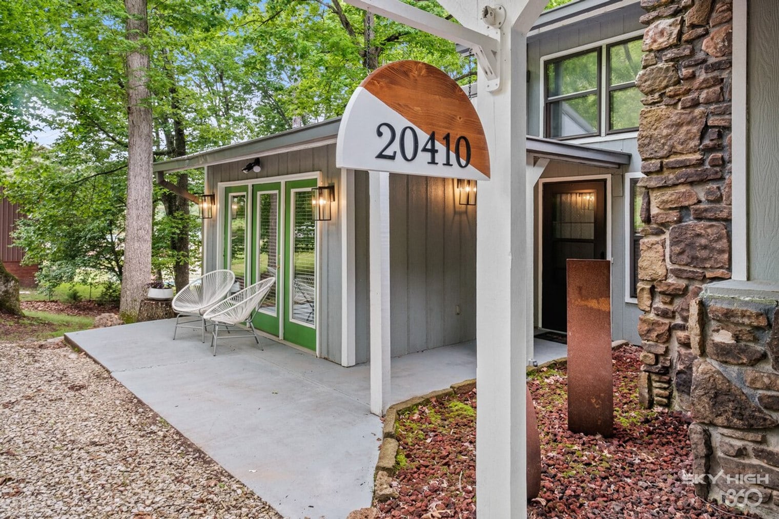Building Photo - 20410 Valley Dr