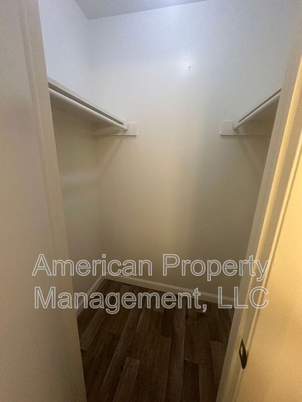 Building Photo - 2320 S 84th E Ave