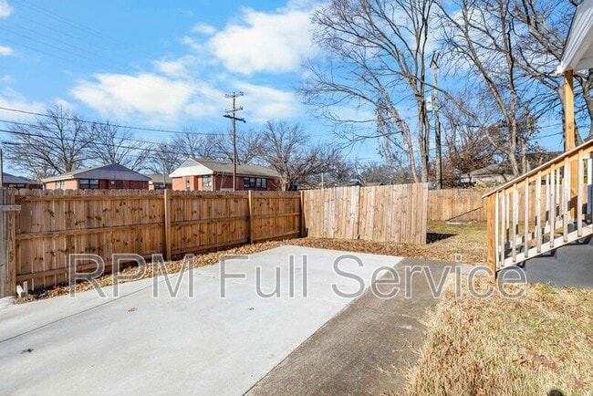 Building Photo - 2138 25th Ave N