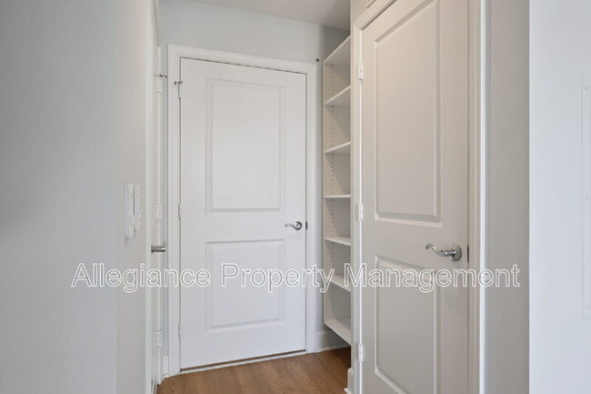 Building Photo - 3600 S Glebe Rd