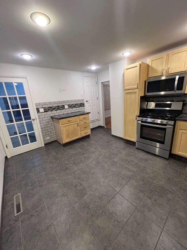 Building Photo - 8323 Niles Center Rd