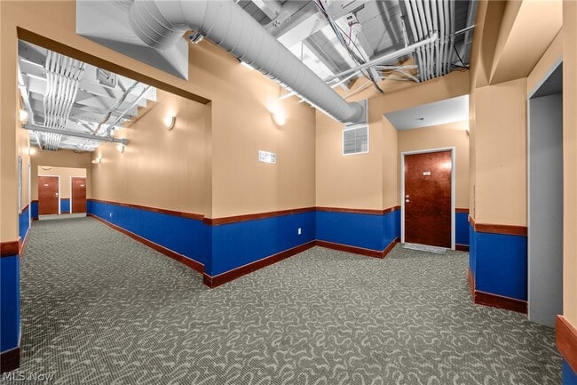 Building Photo - 1133 W 9th St