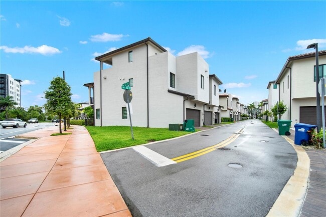 Building Photo - 4413 NW 83rd Path